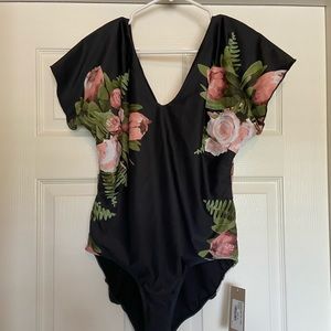 Albion Carolina Cape One Piece XL - NWT